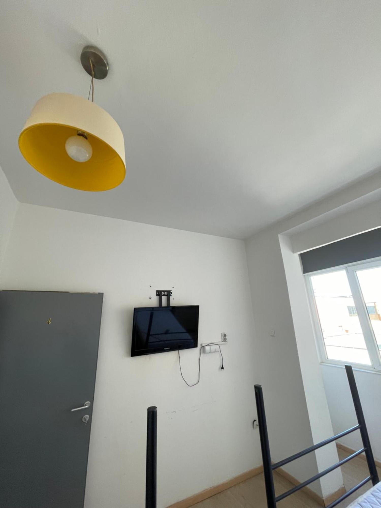 Newborn Comfort Hostel The Biggest Hostel Of Town With Best Location Пристина Екстериор снимка